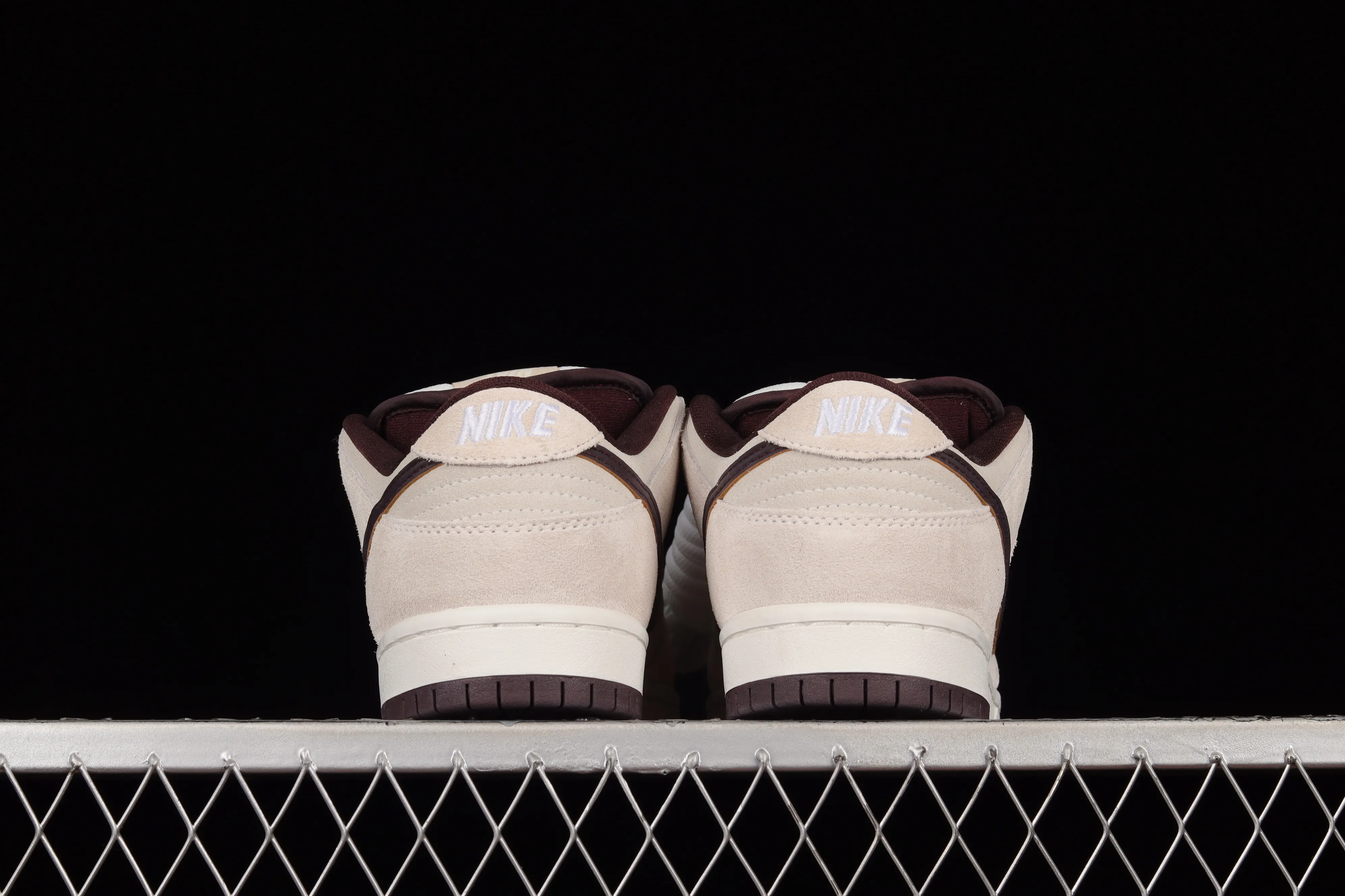 All categories Nk SB Dunk series Nk SB Dunk Low low-top sneakers F version Nk SB Dunk Low "Desert Sand" dark brown gray low-top series casual sneakers BQ6817-004